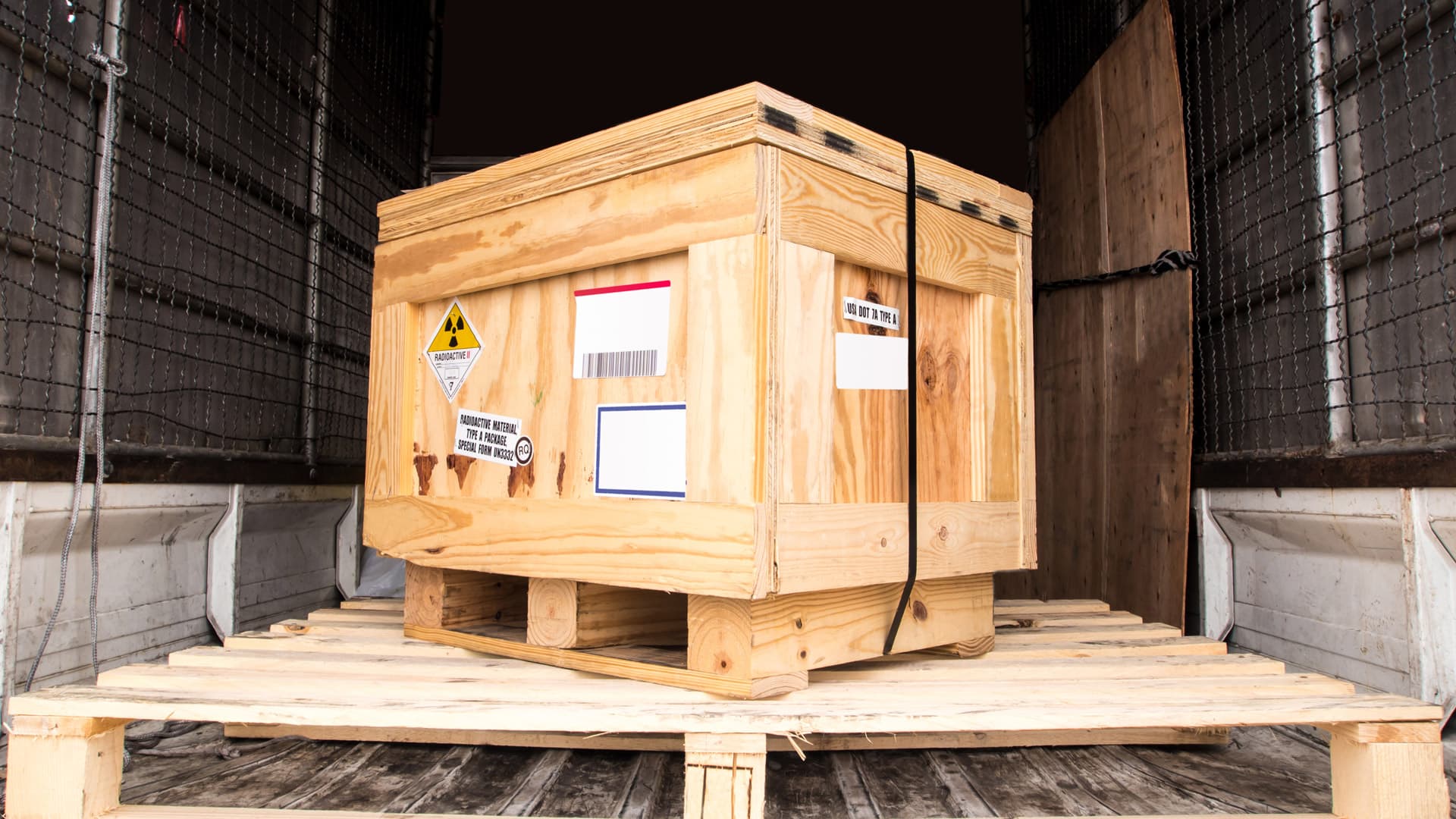 Custom crates with reinforced design options for increased strength and security